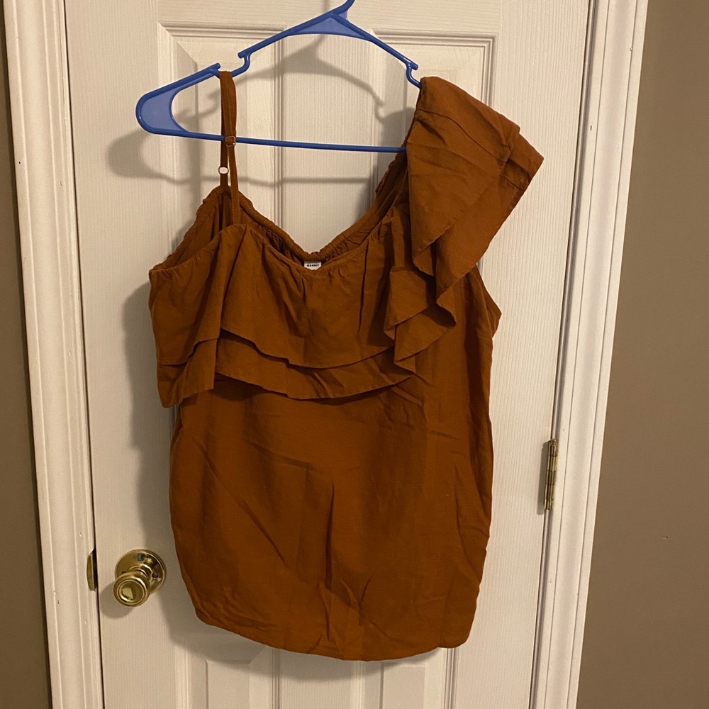 Old Navy Asymmetrical Shoulder Top
